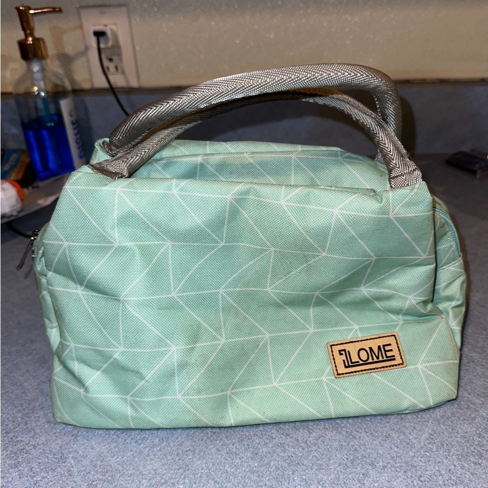 This is a teal lome lunch bag.